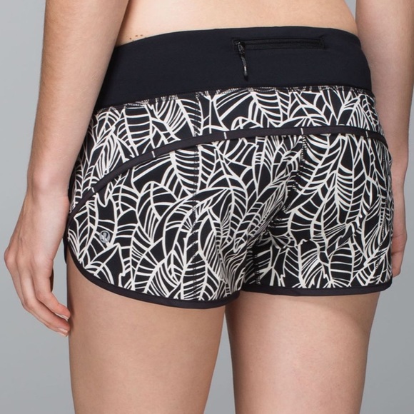 Lululemon Run: Speed Short Black & White